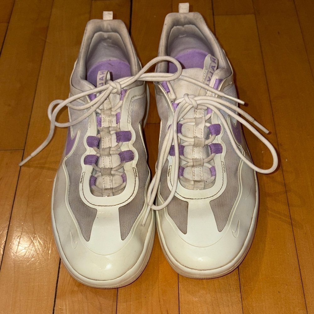 Nike SB White and Purple skateboarding Athletic Shoes Men’s size 10